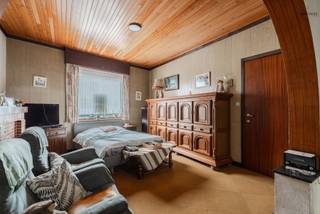 Op zoek naar een woning met potentieel op een uitstekende locatie? Deze op te frissen stadswoning nabij het centrum biedt tal van mogelijkheden...