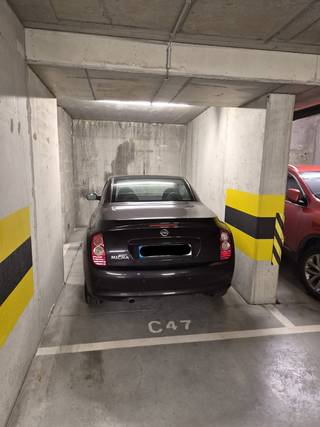 Ideaal gelegen in het hart van Brussel, in een recent en beveiligd gebouw, bieden wij u deze parkeerplaats te koop aan voor de prijs van...