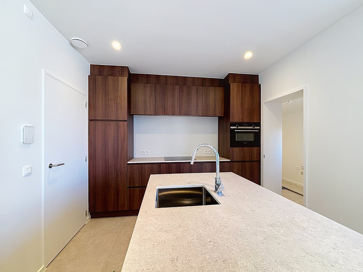 Appartement duplex entièrement rénové à louer à Bruges - photo 5