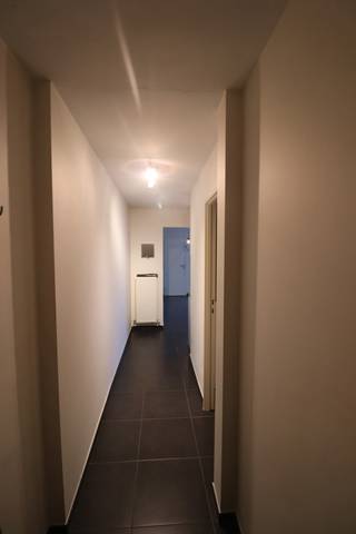 INDELINGInkomhal, woonkamer met toegang tot het terras achteraan, open keuken met formica aanbouwkeuken met spoeltafel met 1 spoelbak, keramische...