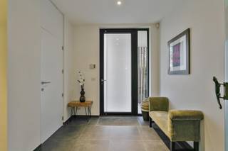 Rustig gelegen, moderne villa met 4 slaapkamers, 2 badkamers en een schitterende tuin.Deze gezinswoning ligt tussen Leuven en Brussel, op...