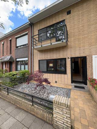 Ruime gezinswoning met 4 slaapkamers in BrasschaatMeer foto's, EPC, asbestattest via volgende link:...