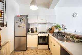 JETTE, wijk “Carton de Wiart”, op een steenworp afstand van de Basiliek en alle voorzieningen, bieden wij u deze gelijkvloerse woning van ± 72...