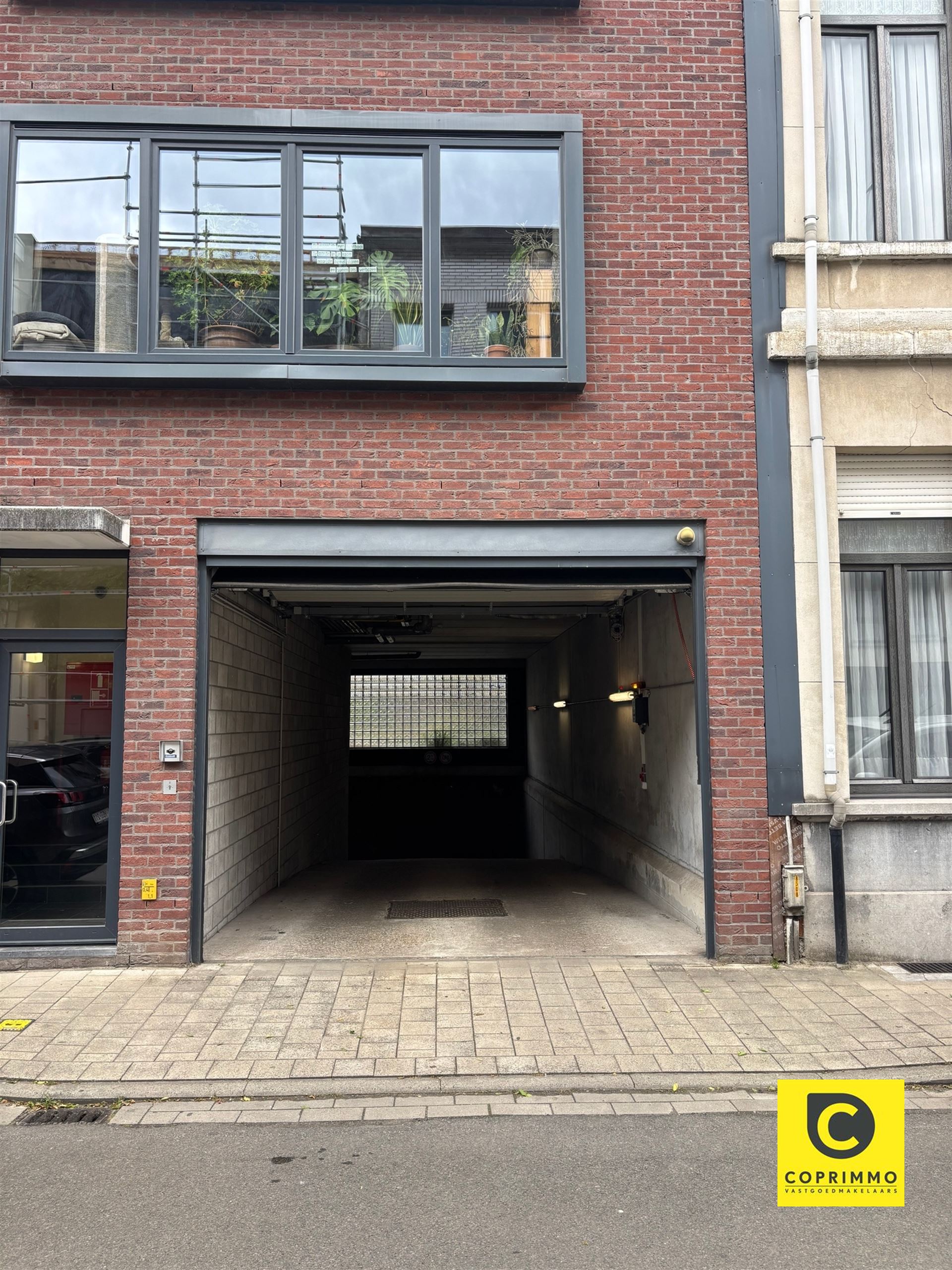 Ondergrondse autostaanplaats te koop! - foto 4