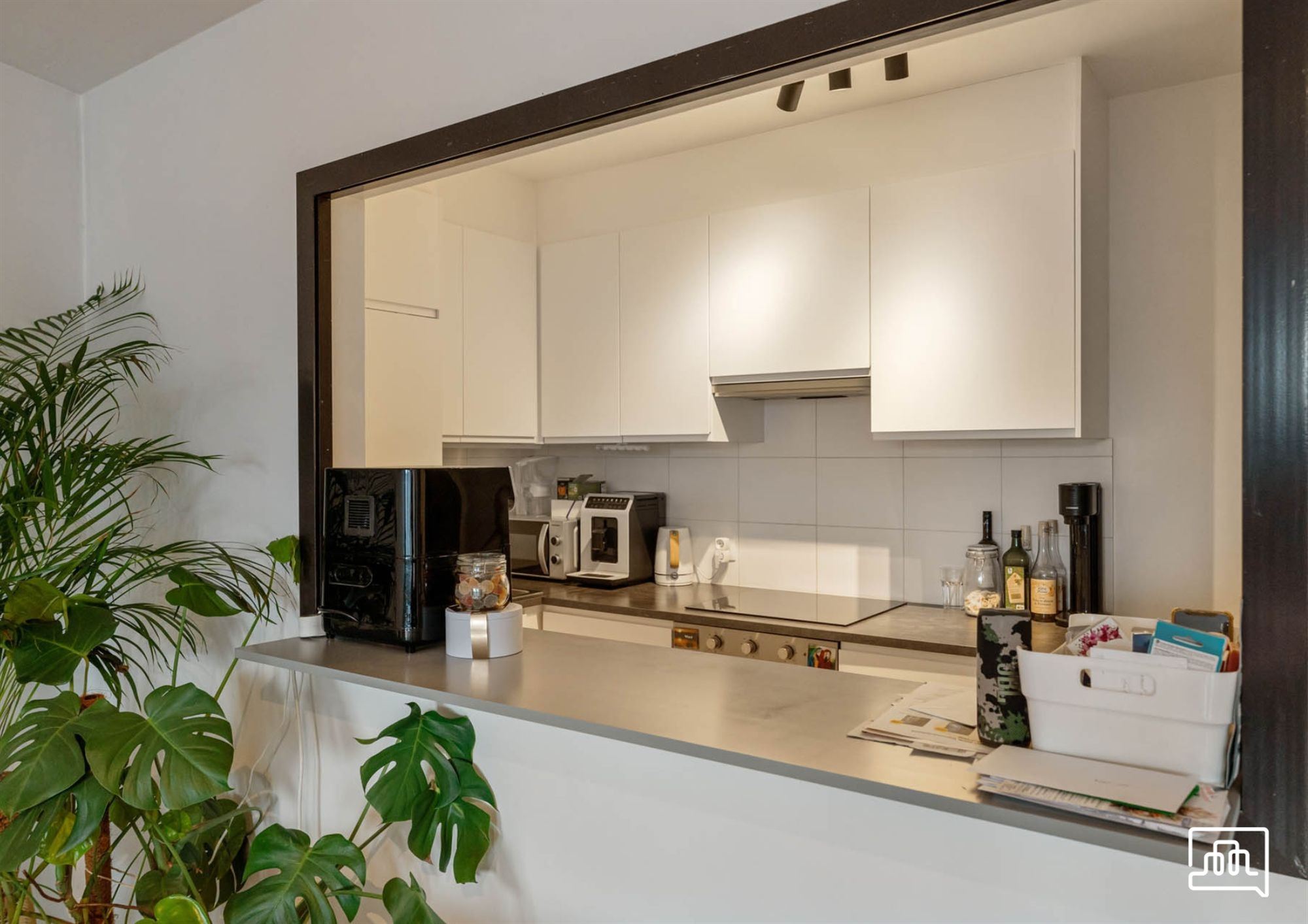 Gerenoveerd appartement met 2 slaapkamers en terras - foto 4