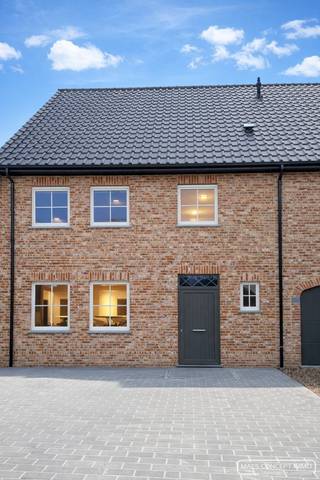 Dit perceel bouwgrond, gelegen in de Gottemstraat te Dentergem, heeft een oppervlakte van 358,29 m² en is bestemd voor een halfopen bebouwing —...