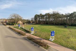 Projectgrond met 4 bouwloten voor 2 open en 2 halfopen bebouwingen in O.-L.-V.-Olen op perceel van 28a 38ca Langs Schambraken en Krentzen in...