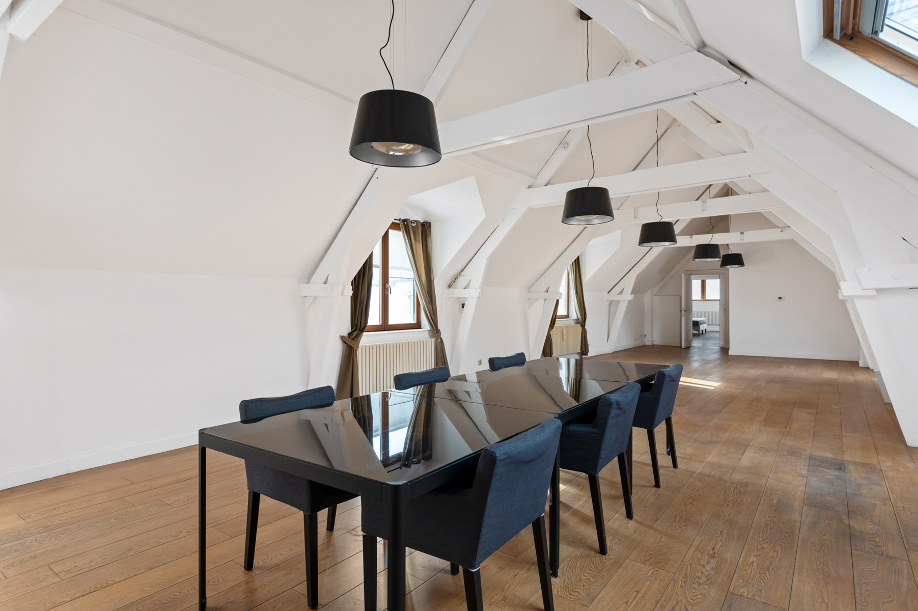 Apartment for rent in Antwerp with 4 bedrooms - photo 4