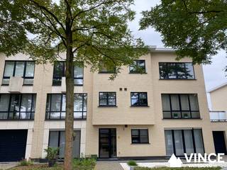 Dit leuk appartement met 2 slaapkamers ligt goed gelegen vlakbij de golf van Brasschaat. De Miksebeekstraat is een rustige straat maar toch...