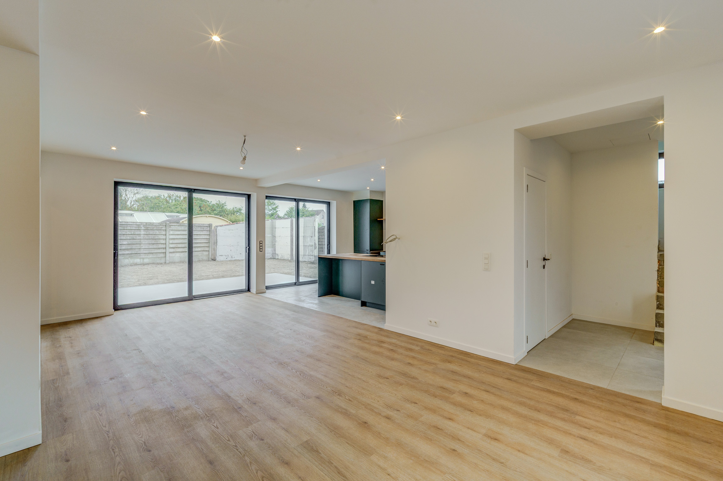 Gerenoveerde woning met 4 slpks, 2 badkamers en een tuin. - foto 5