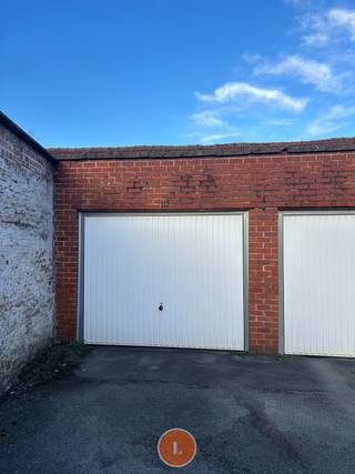 Deze gesloten garagebox ( LOT13 - garage 8) met een nettovloeroppervlakte van 22m² is gelegen in een garagecomplex en is verhuurd voor...