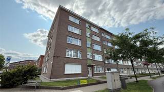 Welkom in dit ruime appartement gelegen in het hart van Wilrijk, met een bewoonbare oppervlakte van 113m². Dit pand biedt drie...