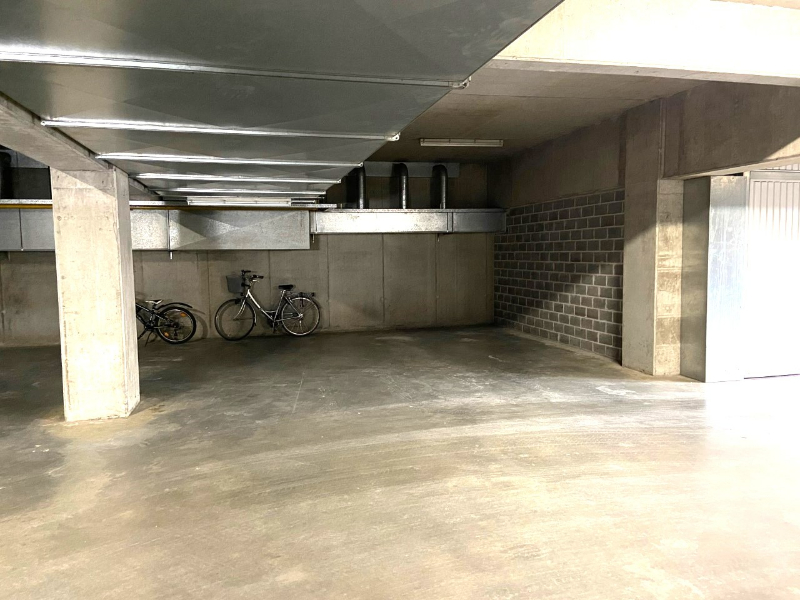 Ondergrondse AUTOSTAANPLAATS op centrale ligging - foto 4
