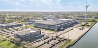 - magazijnen 20.224m²- kantoren 2.500m²- buitenterrein 20.000m² of 100 vrachtwagen parking- hoogte magazijn 12m- laadkades 22- poorten 4- gepolijste...