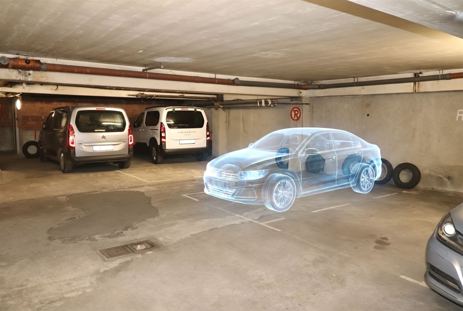 Parking in hartje Antwerpen.  - foto 4