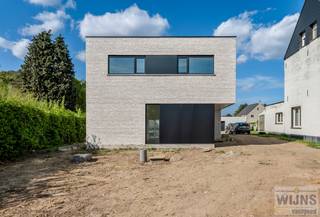 Moderne nieuwbouw open bebouwing op 861 m².Ontdek deze schitterende nieuwbouw woning, gelegen in Booischot, een deelgemeente van...