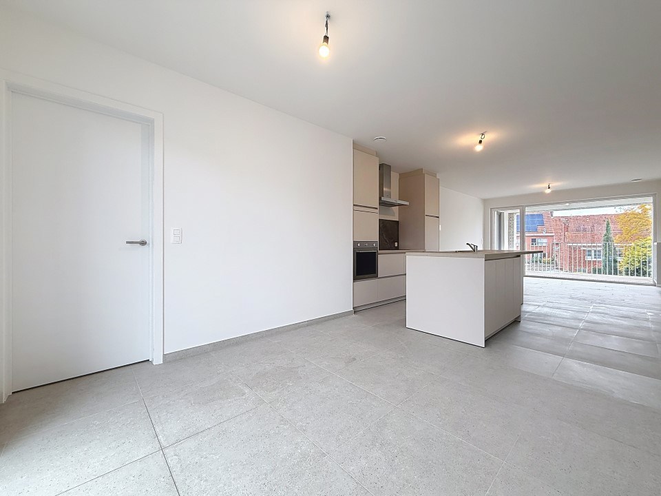 Nieuwbouwappartement met 2 slaapkamers, terras en garage - foto 2