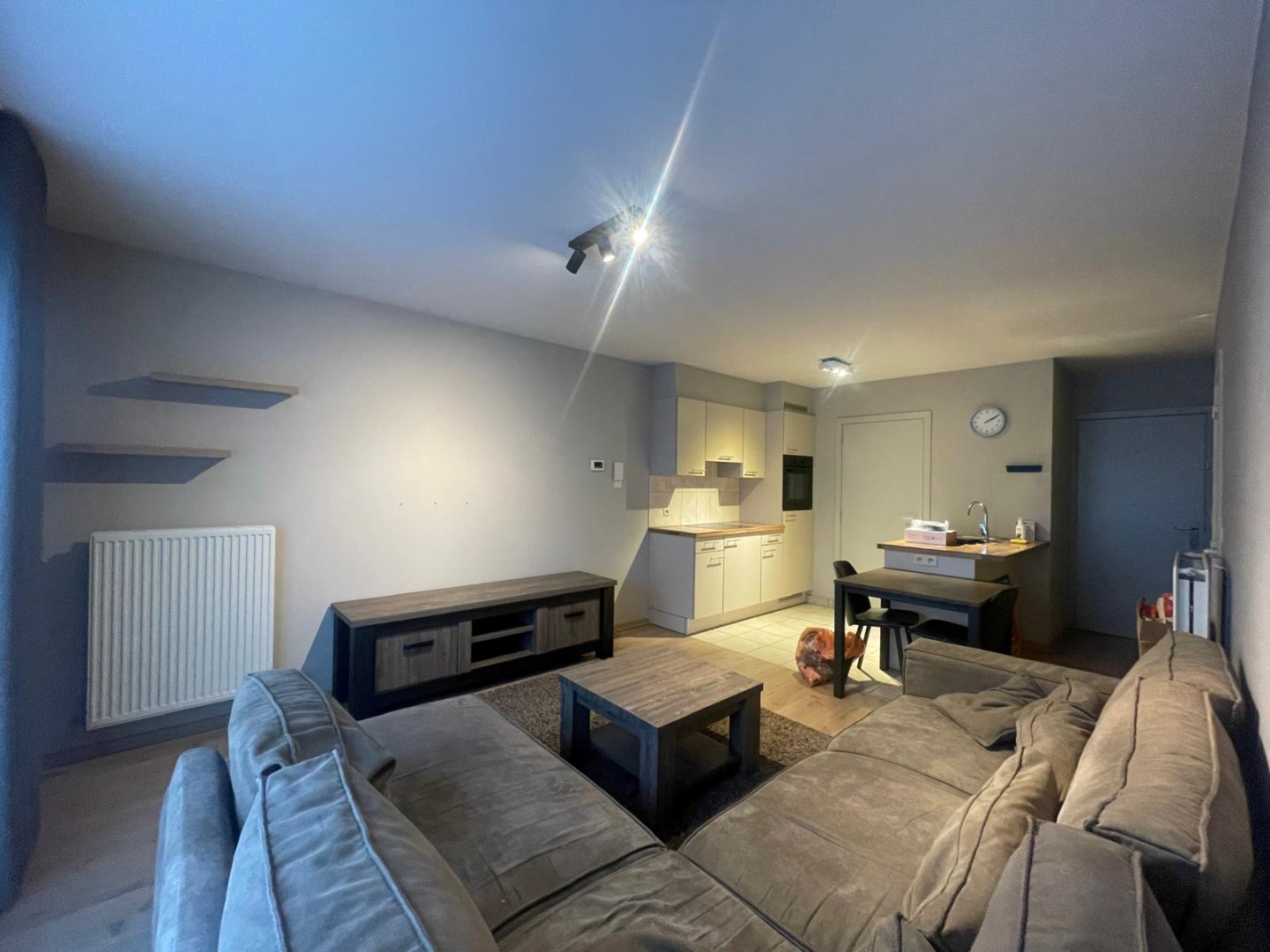 Verzorgd 1-slaapkamerappartement met terras te huur in Geel! - foto 3