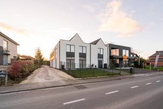 Ben je op zoek naar een uitzonderlijk duplex appartement met een aansluitende open bureauruimte, ingericht als een luxueus woonverblijf? Zoek...