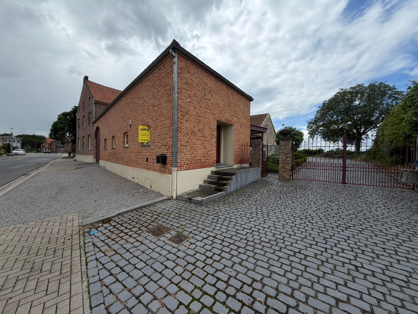 Bijzonder charmante benedenwoonst met 1 slaapkamer, veranda, terras en twee autostandplaatsen - foto 4