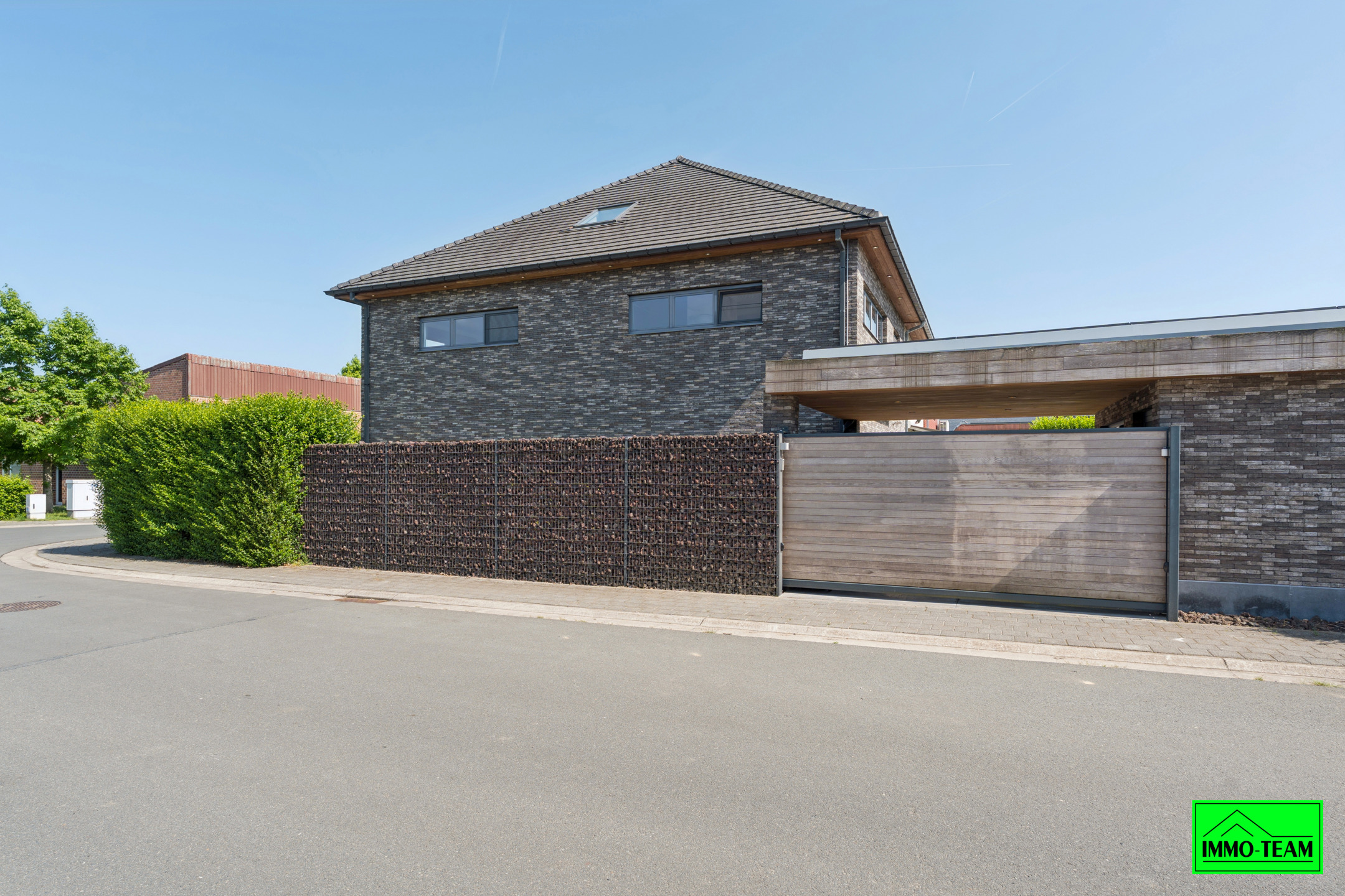 Instapklare gezinswoning met luxe afwerking in Denderleeuw. - foto 2