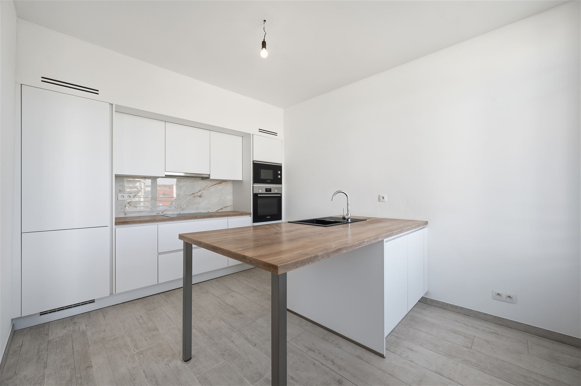 Appartement met 3 grote kamers, balkon en kelder - foto 4