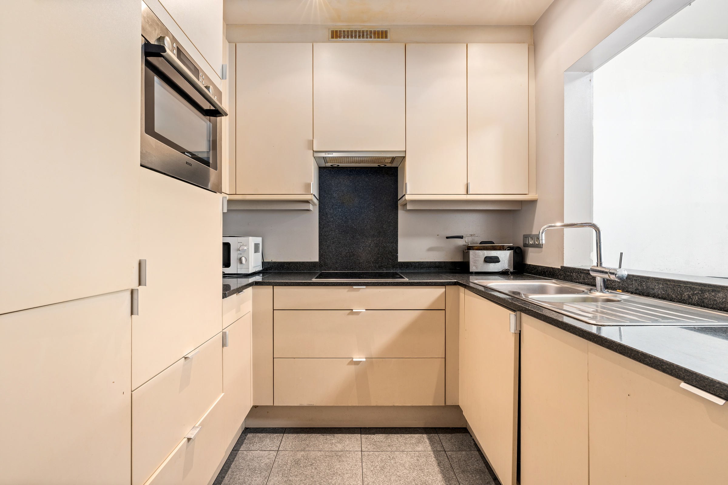 Apartment for sale in Beveren-Kruibeke-Zwijndrecht with 2 bedrooms - photo 5