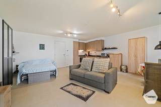 Deze instapklare studio op de eerste verdieping combineert hedendaags wooncomfort met hoogwaardige afwerking. Het werd gebouwd in 2012 en is...