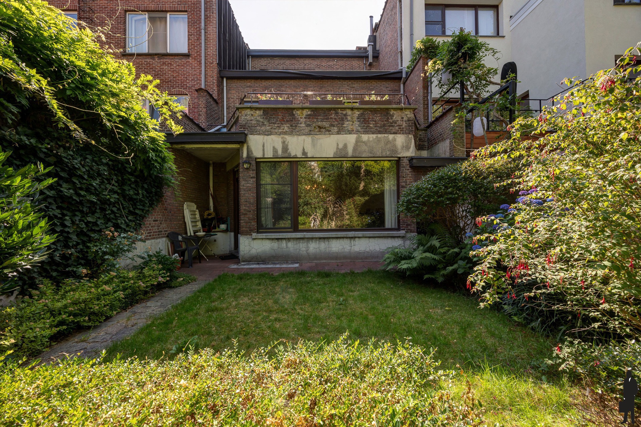 Ruime gezinswoning met tuin en garage in groene wijk tussen Antwerpen en Wilrijk - foto 2