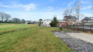 Welkom op de Hoogstraat 156 in Niel-bij-As.Een charmante, vrijstaande woning met ruimte, comfort én een topligging.Deze solide woning, gebouwd in...