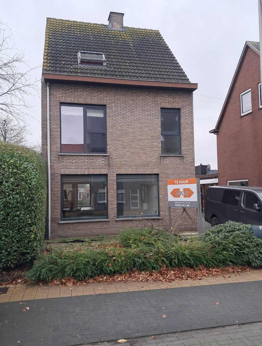 House for rent in Essen with 5 bedrooms - photo 1