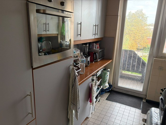 Centraal gelegen appartement op de 3eV met 2 SLK en balkon - foto 4