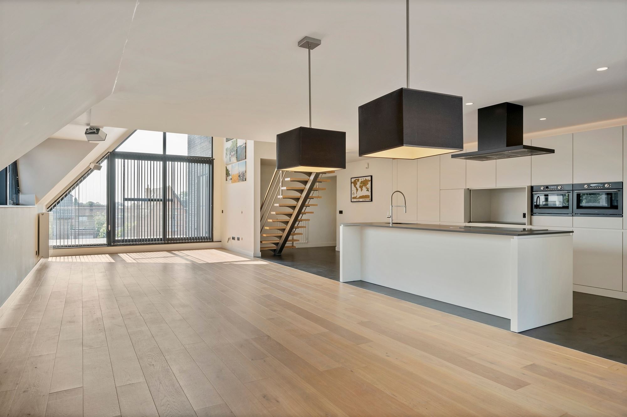 Appartement en duplex exceptionnellement spacieux – 245 m² et 4 chambres - photo 4