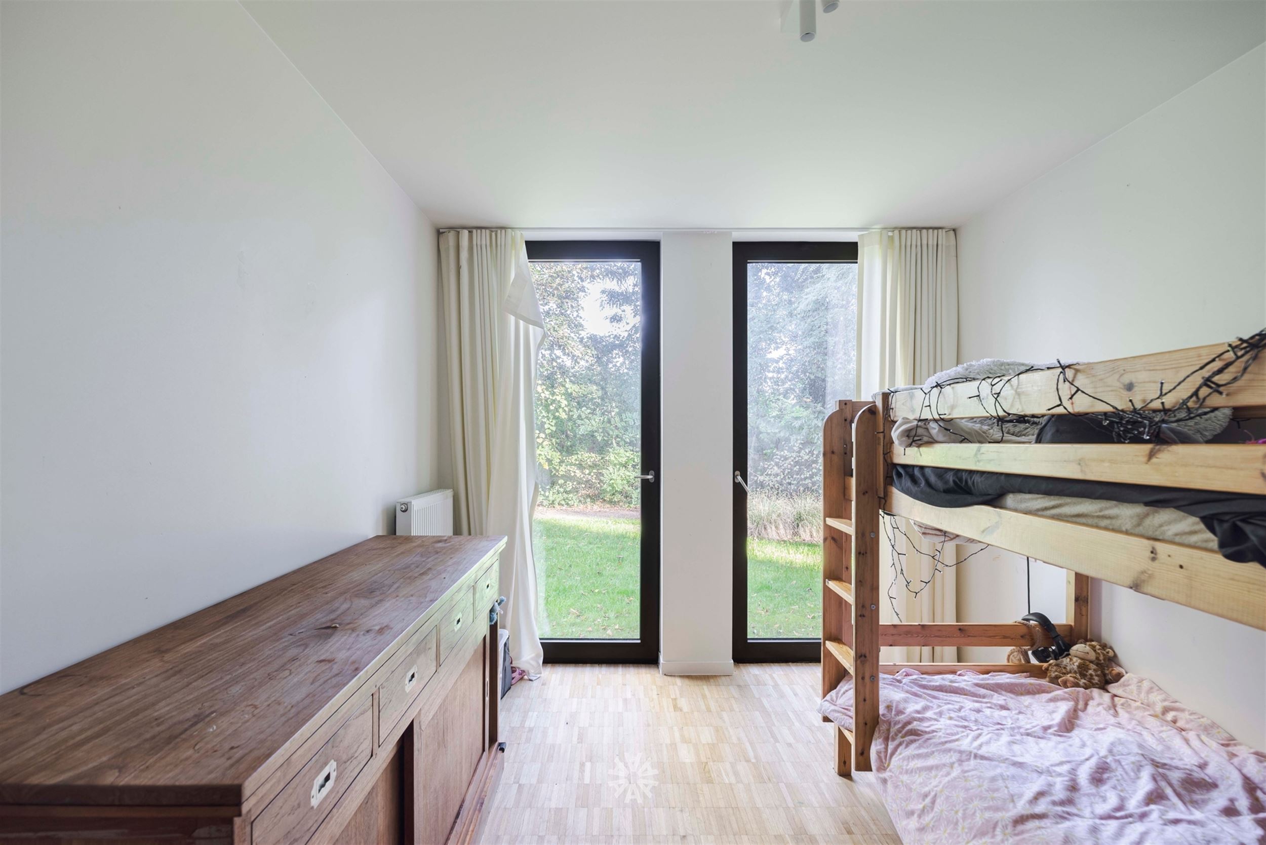 Kwalitatief recent twee-slaapkamer appartement in het groen - foto 5