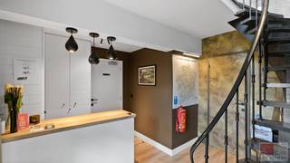 Deze uitzonderlijke villa met geïntegreerde wellness- en B&B-uitbating bevindt zich op een prachtige locatie in het groene Kiewit, één van de...