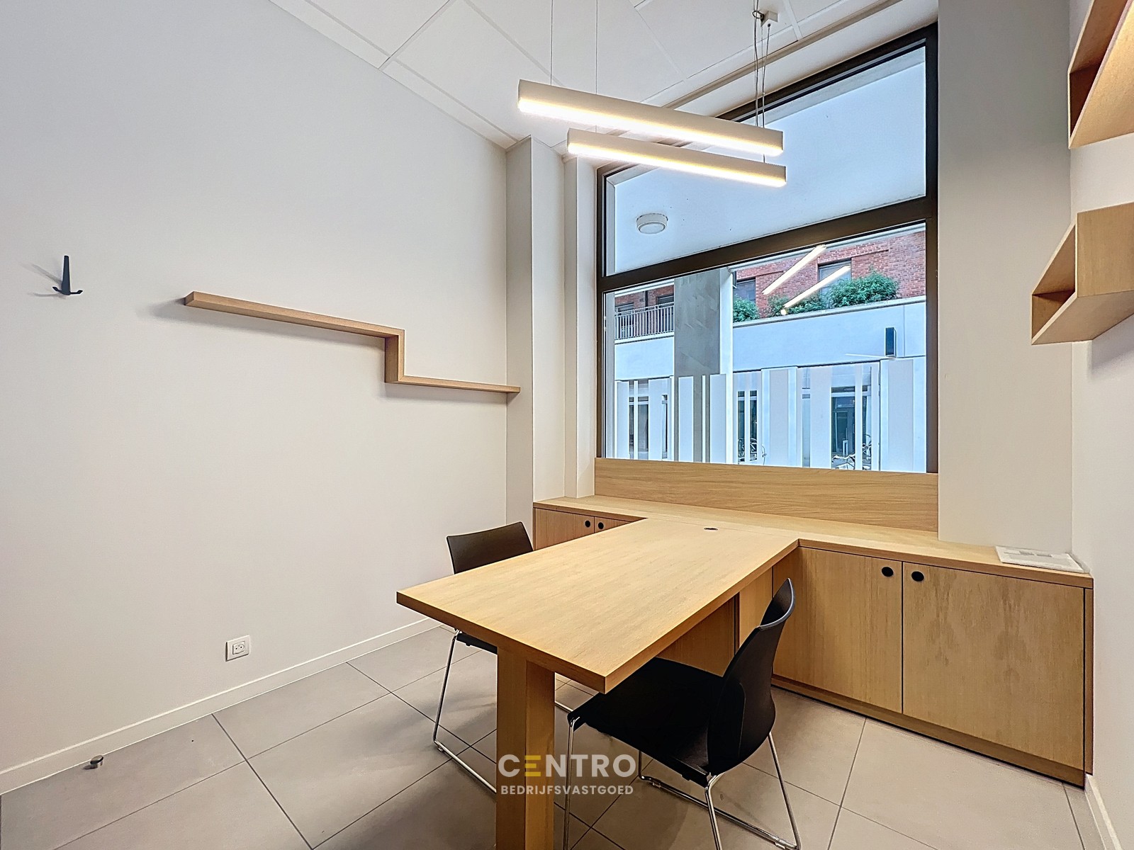 Modern kantoor op een rustige, vlot bereikbare locatie te Roeselare, ideaal voor vrije beroepen en zelfstandigen. - foto 5