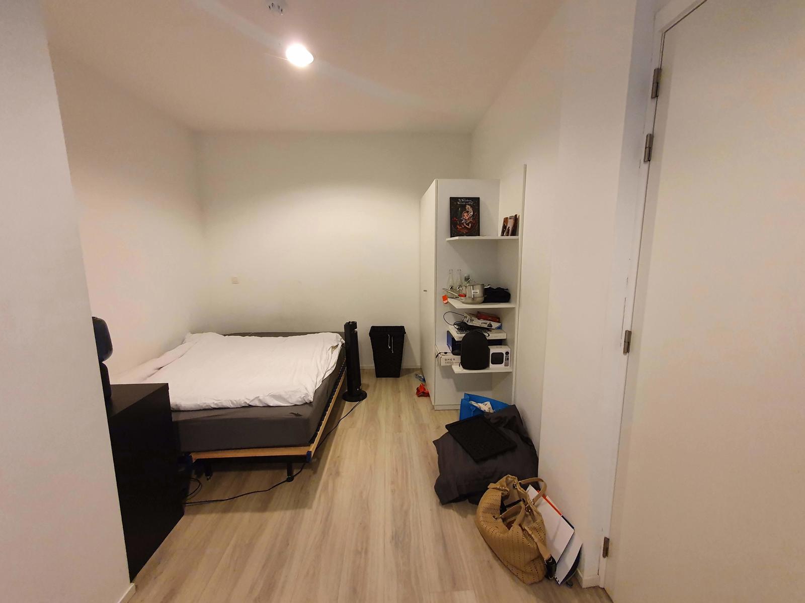 Grote moderne studentenkamer met eigen badkamer - foto 4