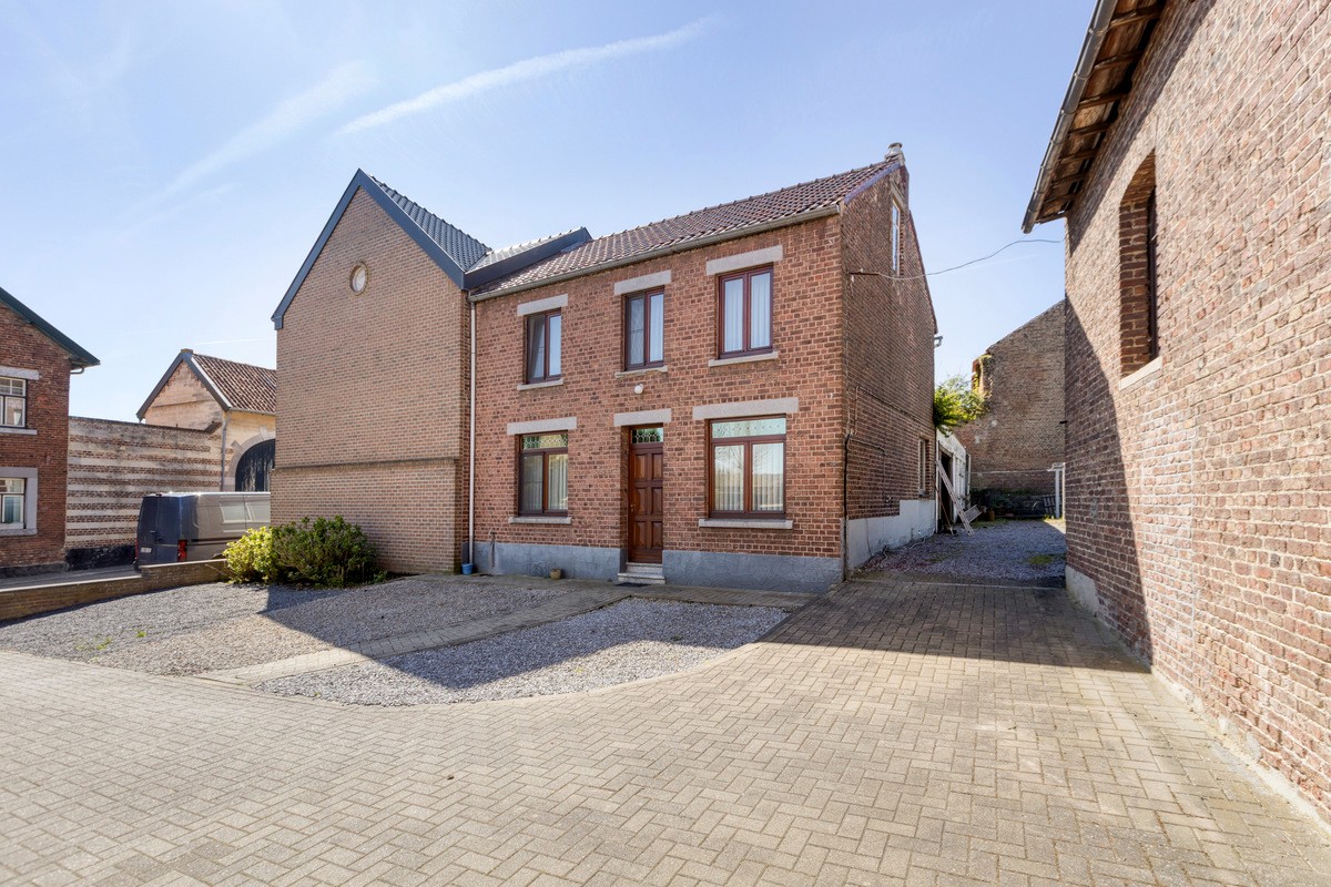 Te renoveren woning met veel potentieel op rustige ligging - photo 2