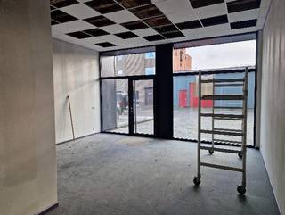 Gerenoveerd bedrijfsgebouw te huur aan de Middelmolenlaan 36 te Deurne.Het gebouw heeft een totale oppervlakte van 797 m², bestaande...