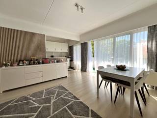 Dit charmante en verzorgd appartement bevindt zich op de vierde verdieping van het rustige en groene woonpark "Park Elyseum", net buiten het...