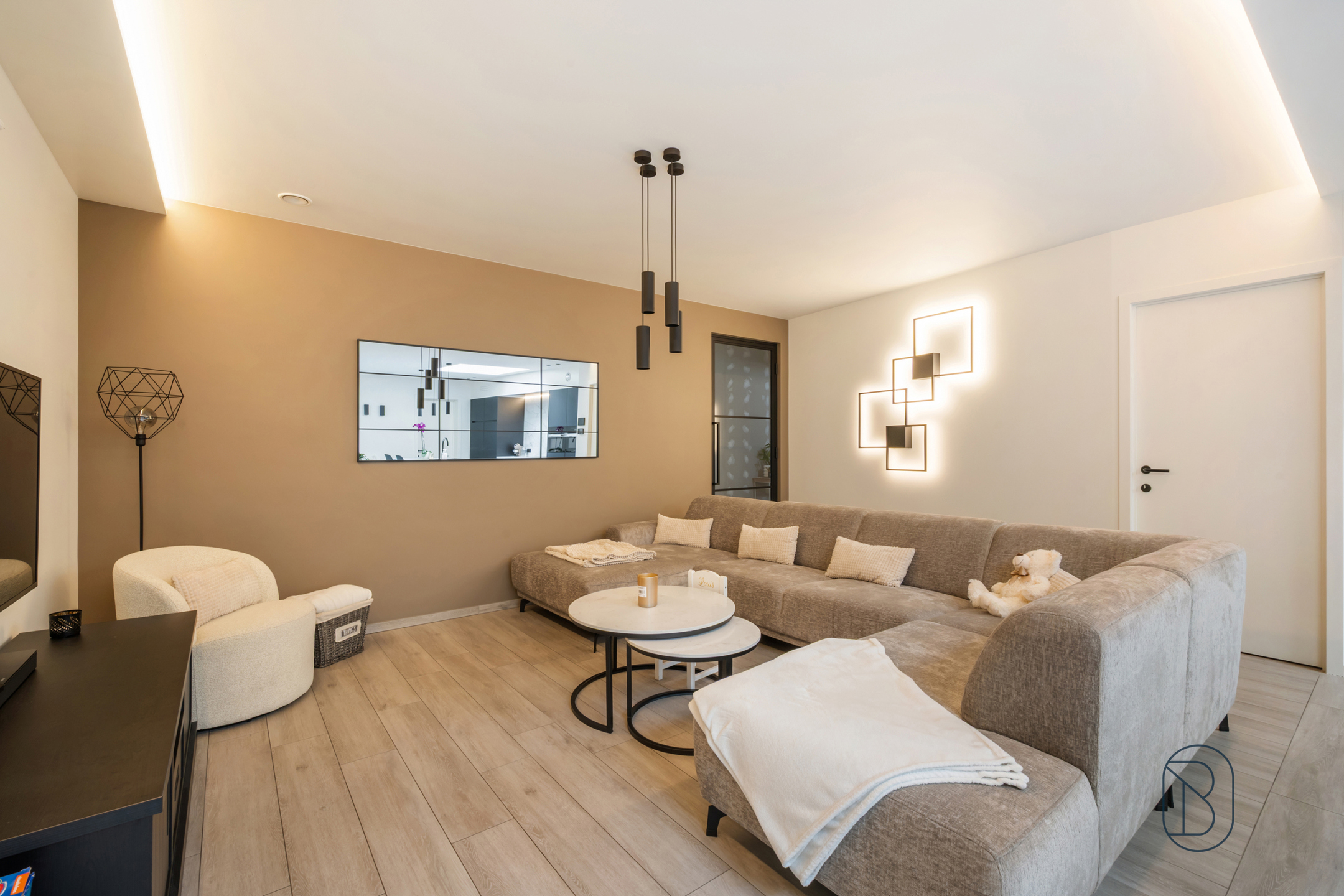 Volledig gerenoveerde woning met tuin in centrum - foto 4