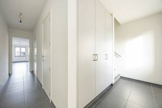 Palton troeven- Moderne tussenwoning- Uitstekende EPC-score A- Centraal gelegen nabij Nederlandse grens- 3 slaapkamers- Ondergrondse autostaanplaats-...