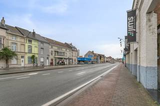 Ce bureau extrêmement accessible d'environ 266 m² à Gand est situé le long de la Rooigemlaan et bénéficie d'une très forte visibilité.Le bureau...