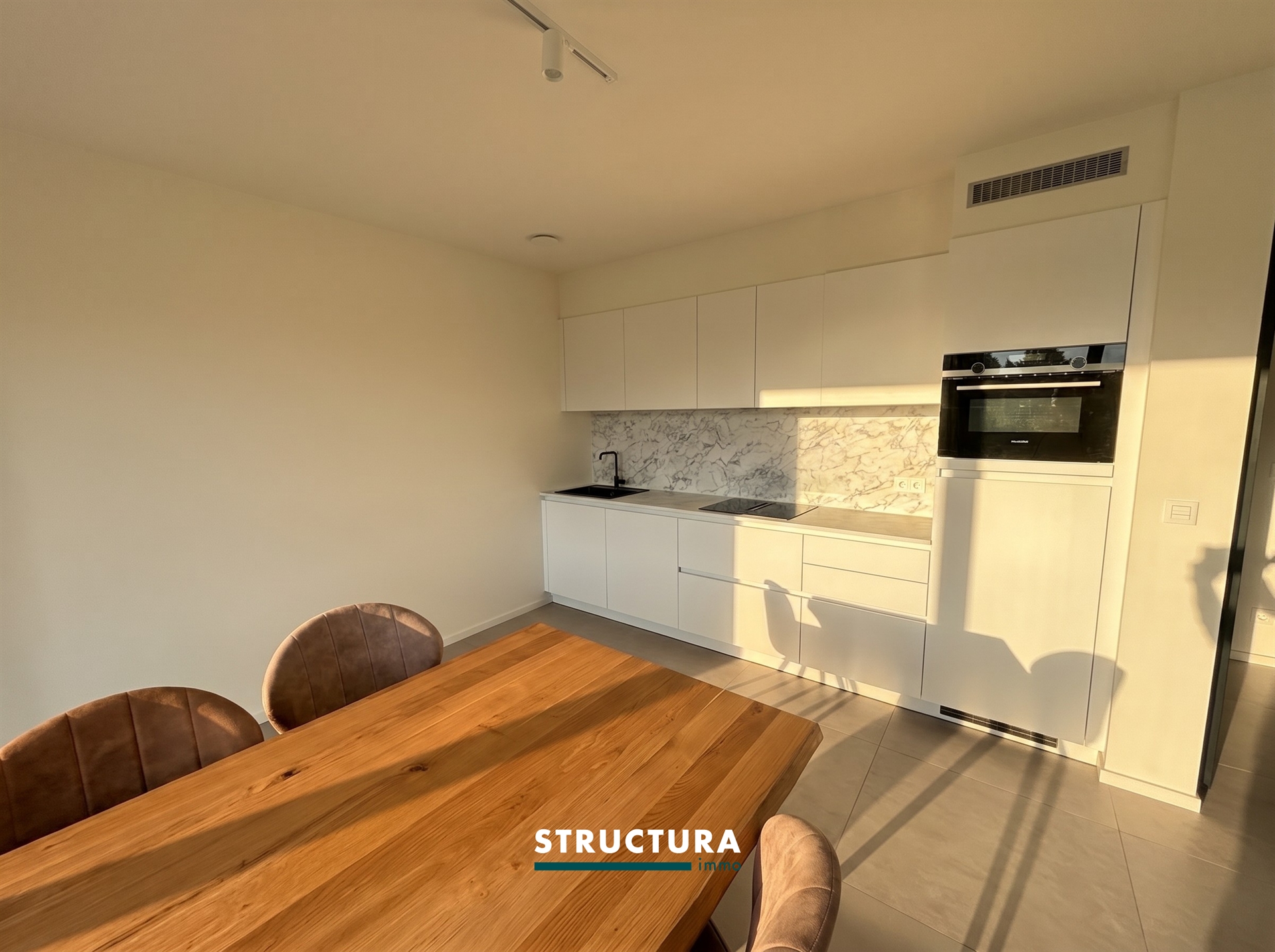 Gelijksvloer appartement met tuin en staanplaats  - foto 4