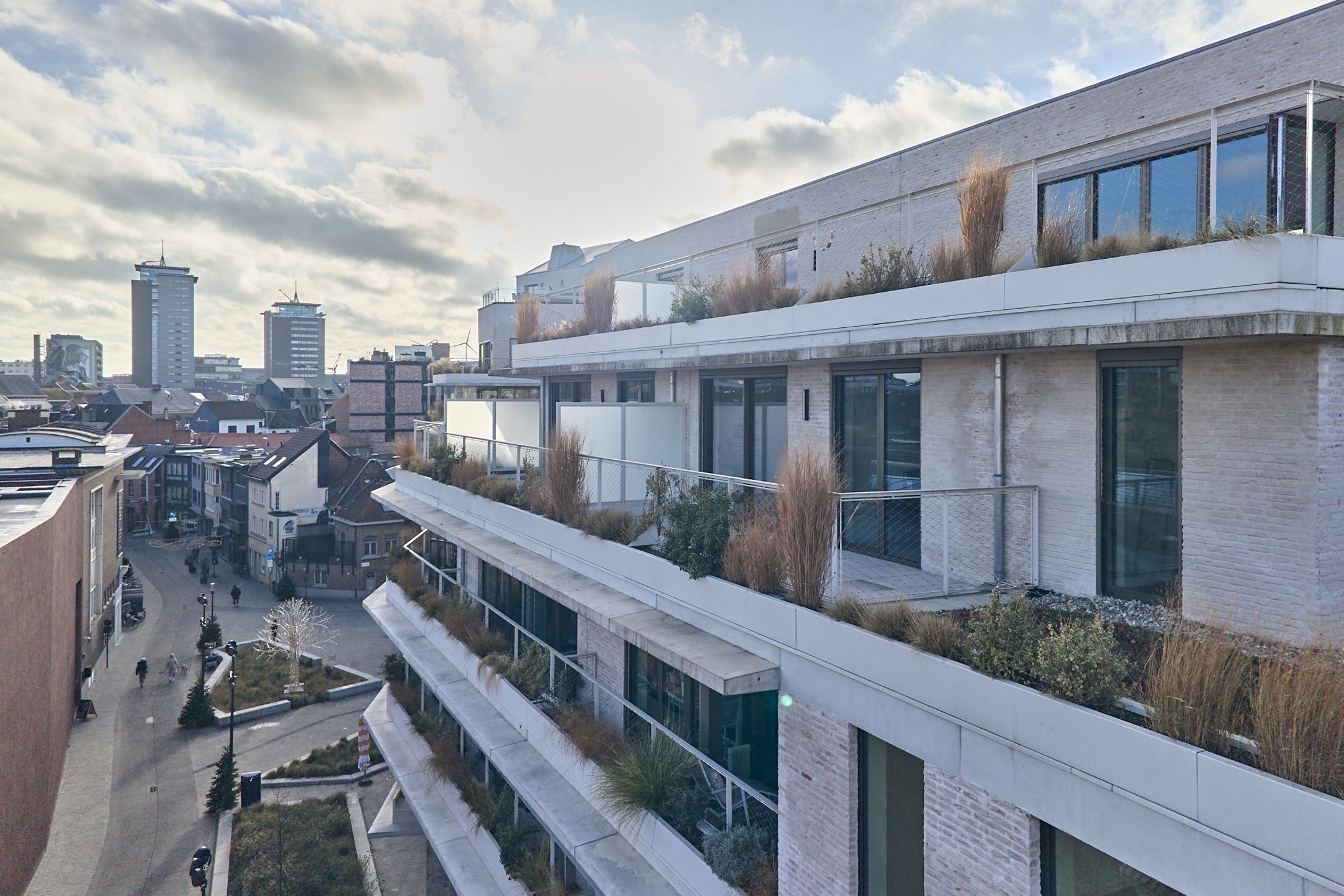 INSTAPKLAAR DOORZONAPPARTEMENT, 108m², 2 SLAAPKAMERS - foto 2