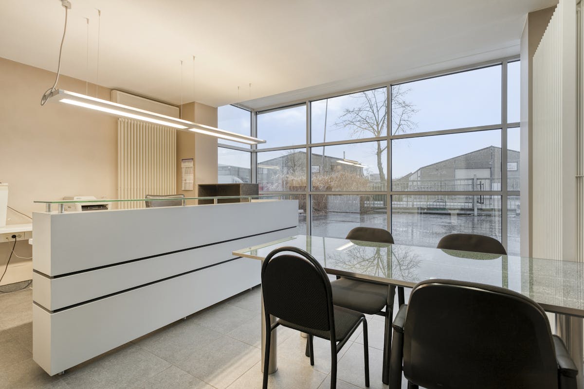 Bedrijfsgebouw te huur in Izegem van ca. 1650 m² met topligging - foto 4
