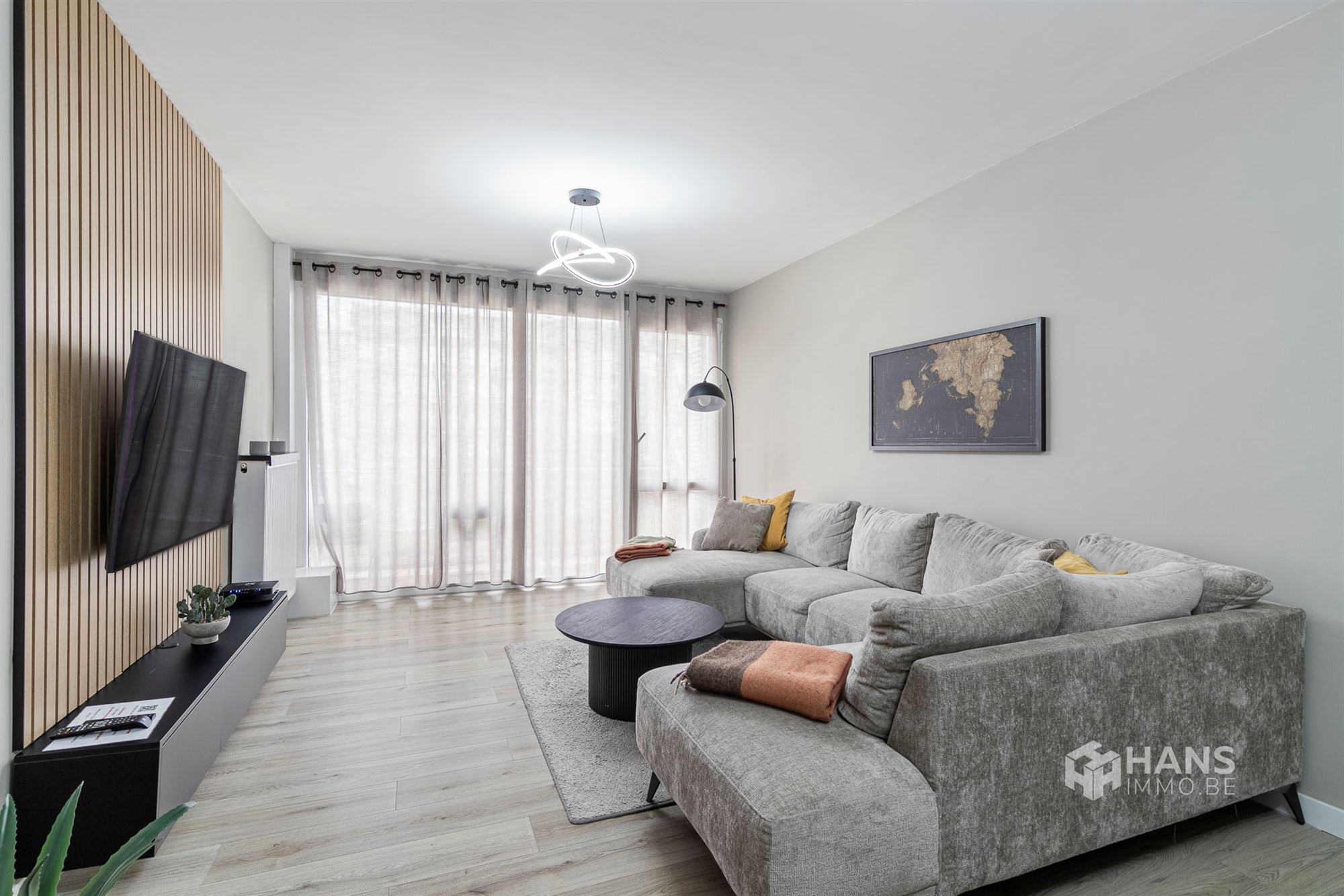 Gerenoveerd appartement (85 m²) met 2 slaapkamers, garage en terras (3 m²) in Deurne. - foto 2