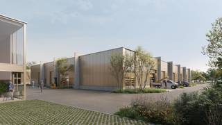 Het nieuw te realiseren <strong>bedrijvenpark STEEN</strong> in Laarne omvat <strong>15 KMO-units </strong>met oppervlaktes van <strong>128 m² tot 1.810 m²</strong>. Units kunnen bovendien gekoppeld worden tot grotere ruimtes, wat dit project uitermate geschikt maakt voor groeiende ondernemingen.<br /><br />Het KMO-park bevindt zich centraal in de driehoek <strong>Gent – Wetteren – Destelbergen</strong>, waardoor het een strategische uitvalsbasis vormt voor bedrijven actief in de Vlaamse Ardennen, het Waasland en de ruime Gentse regio. De bereikbaarheid is een sterke troef: op slechts 5<strong> minuten van de R4</strong>, met een vlotte aansluiting naar de <strong>E17 en E40 (Klaverblad)</strong>.<br /><br />De units, conform <strong>brandklasse C</strong>, worden gebouwd in een duurzame <strong>staalstructuur</strong>, gecombineerd met <strong>geïsoleerde beton- en sandwichpanelen</strong>. Elke unit beschikt over:
<ul>
<li>een vrije hoogte van 6 meter,</li>
<li>een lichtstraat met rookluik,</li>
<li>een automatische sectionale poort,</li>
<li>een afzonderlijke inkomdeur,</li>
<li>individuele nutsvoorzieningen,</li>
<li>en 2 privatieve parkeerplaatsen (inbegrepen in de prijs).</li>
</ul>
De bouwvergunning werd ingediend, met oplevering voorzien in <strong>Q4 2026</strong>.<br /><br /><br />Interesse of vragen over de mogelijkheden?<br />Neem gerust contact met <strong>Simon De goque</strong> op:<br /><u><em><strong>+32 473 37 55 50</strong></em></u> of <u><em><strong>simon.dg@kmovastgoed.be</strong></em></u> <br /><br />Wij denken graag met u mee over een oplossing op maat van uw onderneming.