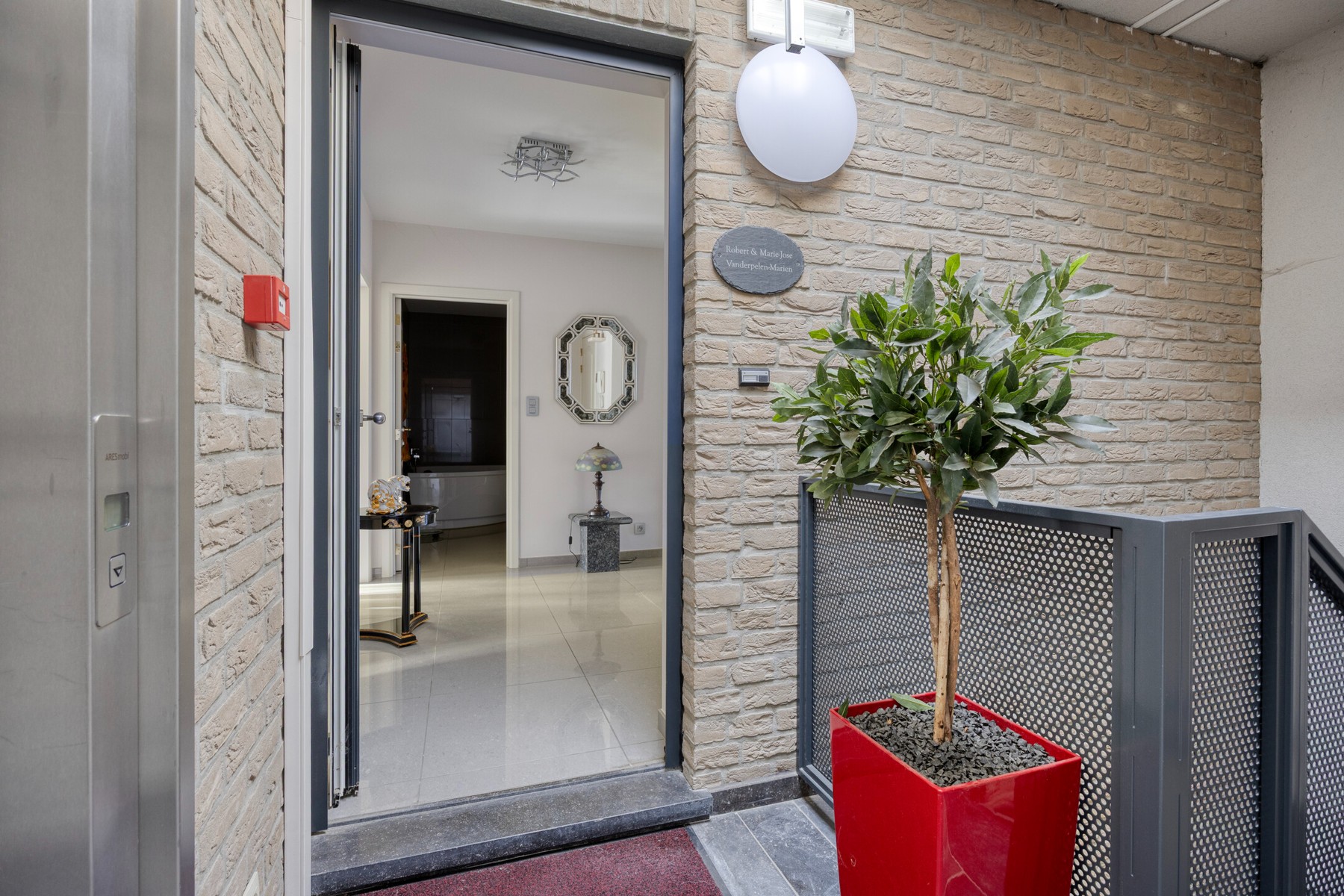 Appartement luxueux à proximité du centre - photo 2