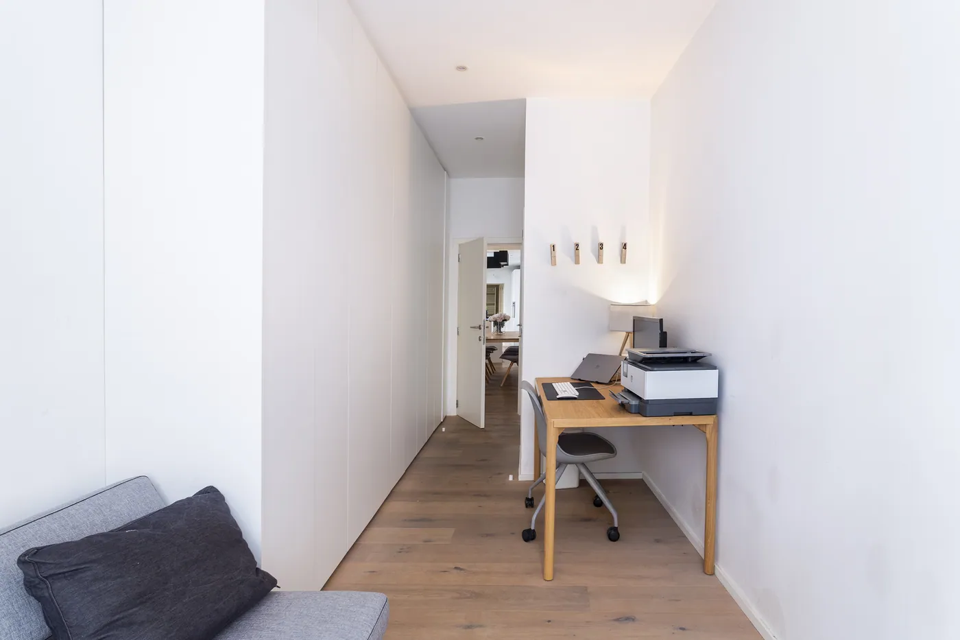 Gelijkvloers appartement met terras nabij historisch centrum - foto 5